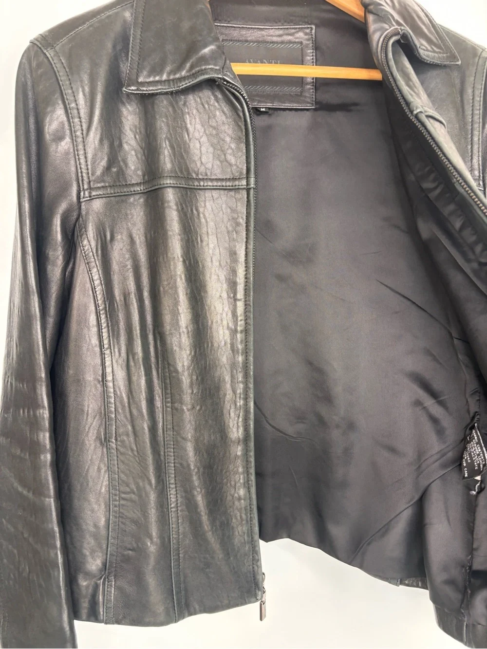 Avanti Black Leather Classic Minimalist 90’s Zip-Front Jacket